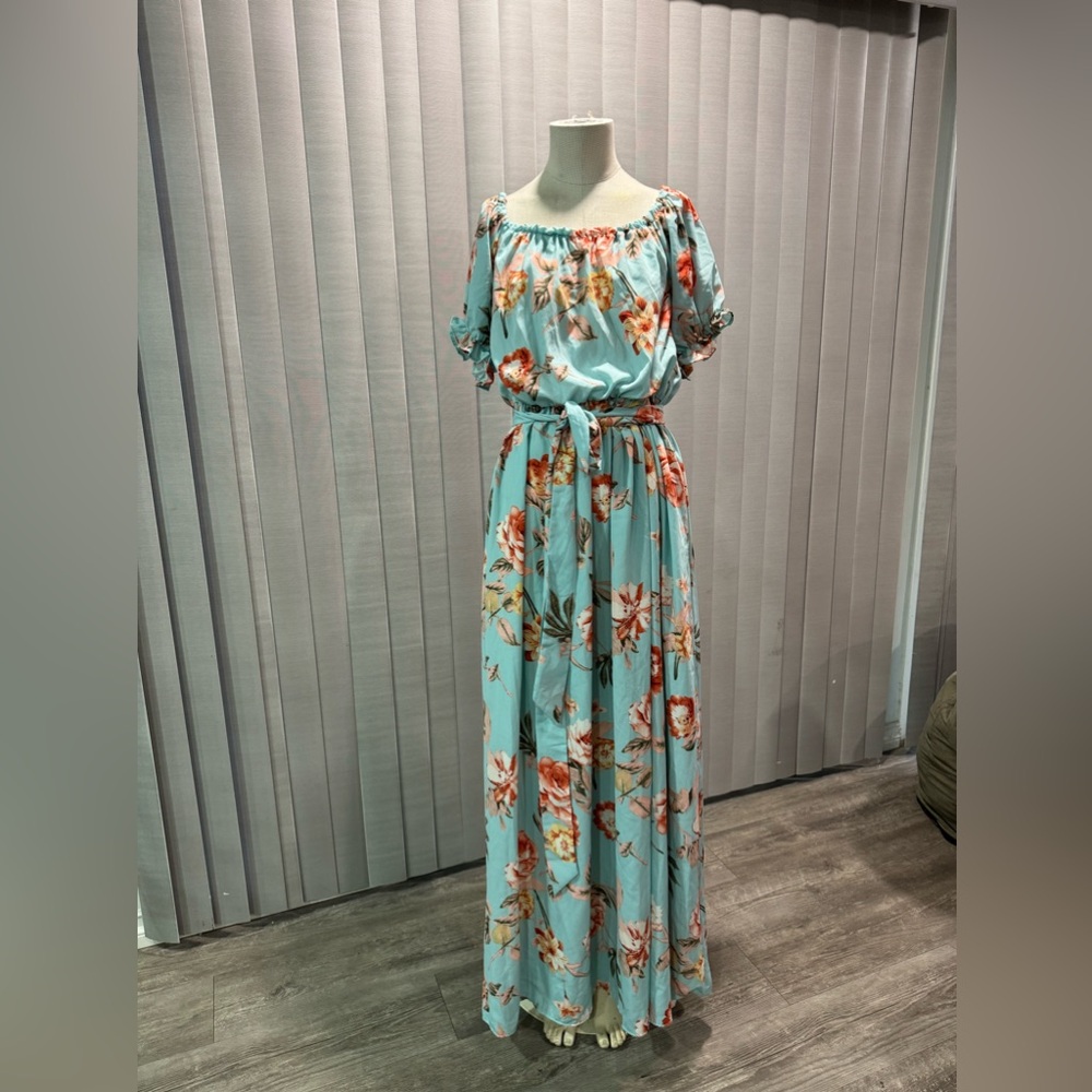 S🤍🌸AMTIOUS floral maxi dress ✨